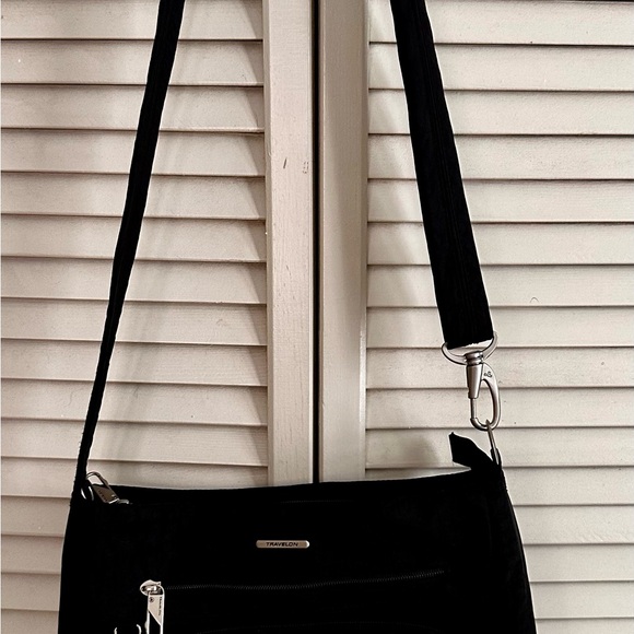 Travelon Black Front-Quilted Crossbody travel or Campus Bag - Picture 2 of 12